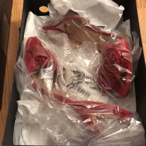 Banana Republic Red Suede Heels Honey Bis - Picture 4 of 4